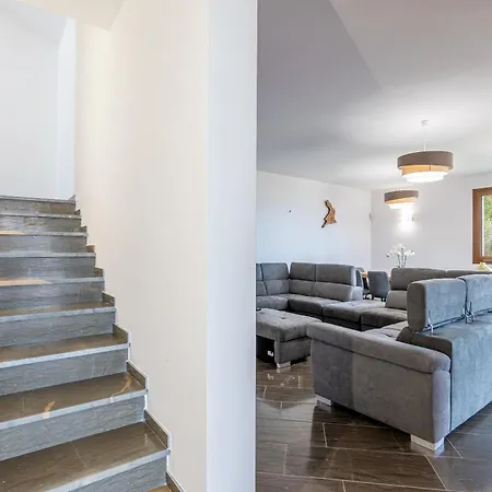 Villa Altamarea *